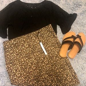 NWT CHEETAH DENIM SKIRT ABOVE KNEE